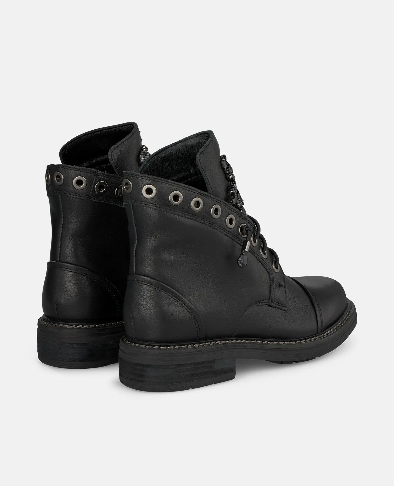 BOTÍN CON ADORNO - Image 3