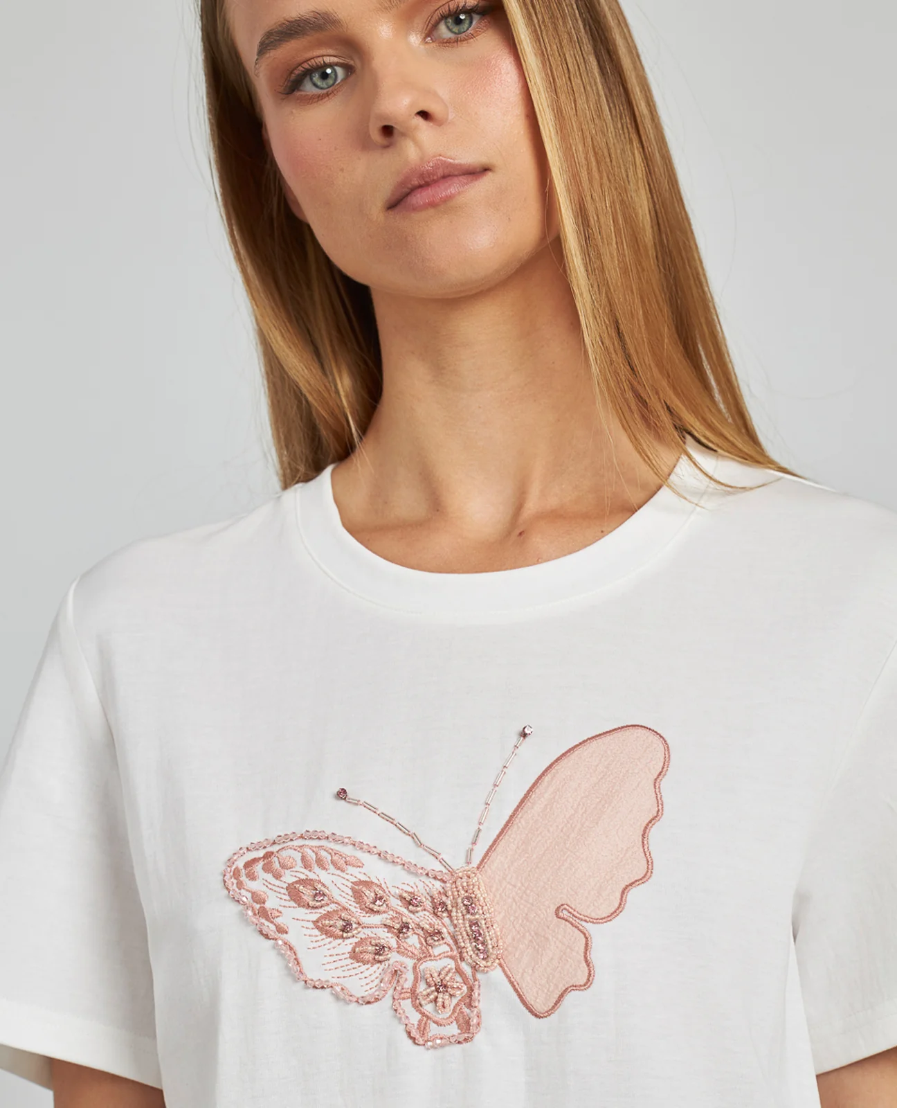 CAMISETA MARIPOSA BORDADA - Image 3