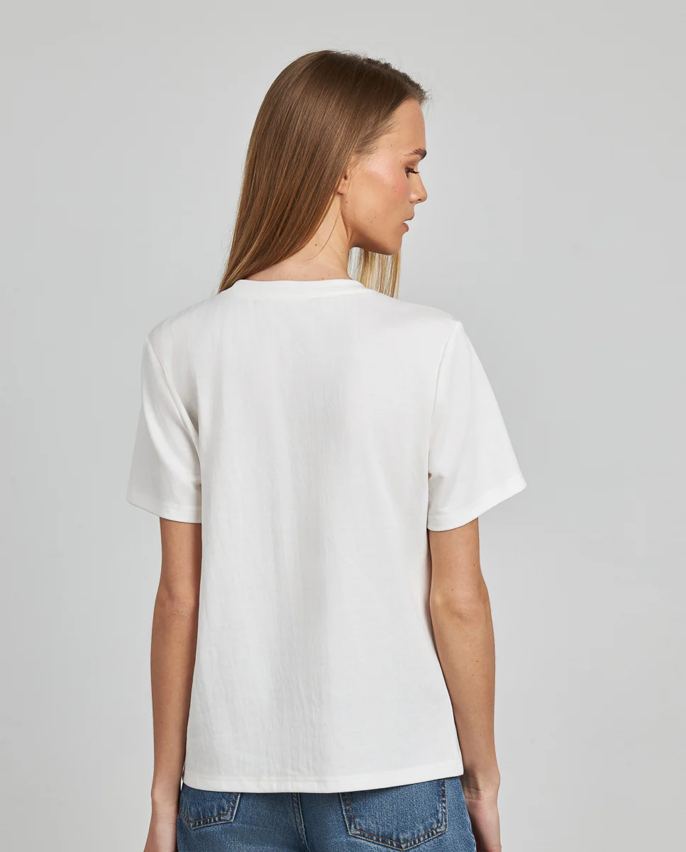 CAMISETA MARIPOSA BORDADA - Image 6