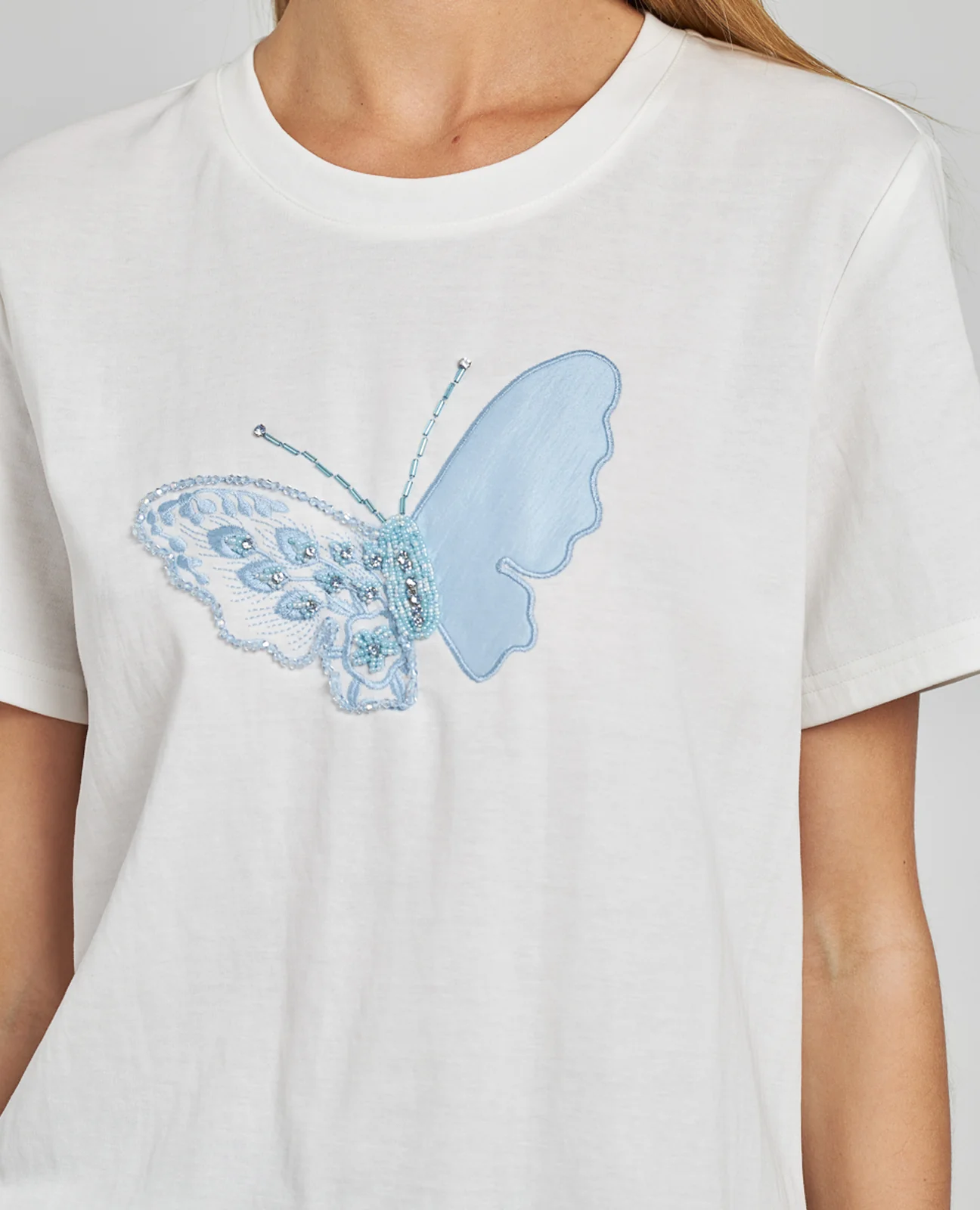 CAMISETA MARIPOSA BORDADA - Image 3