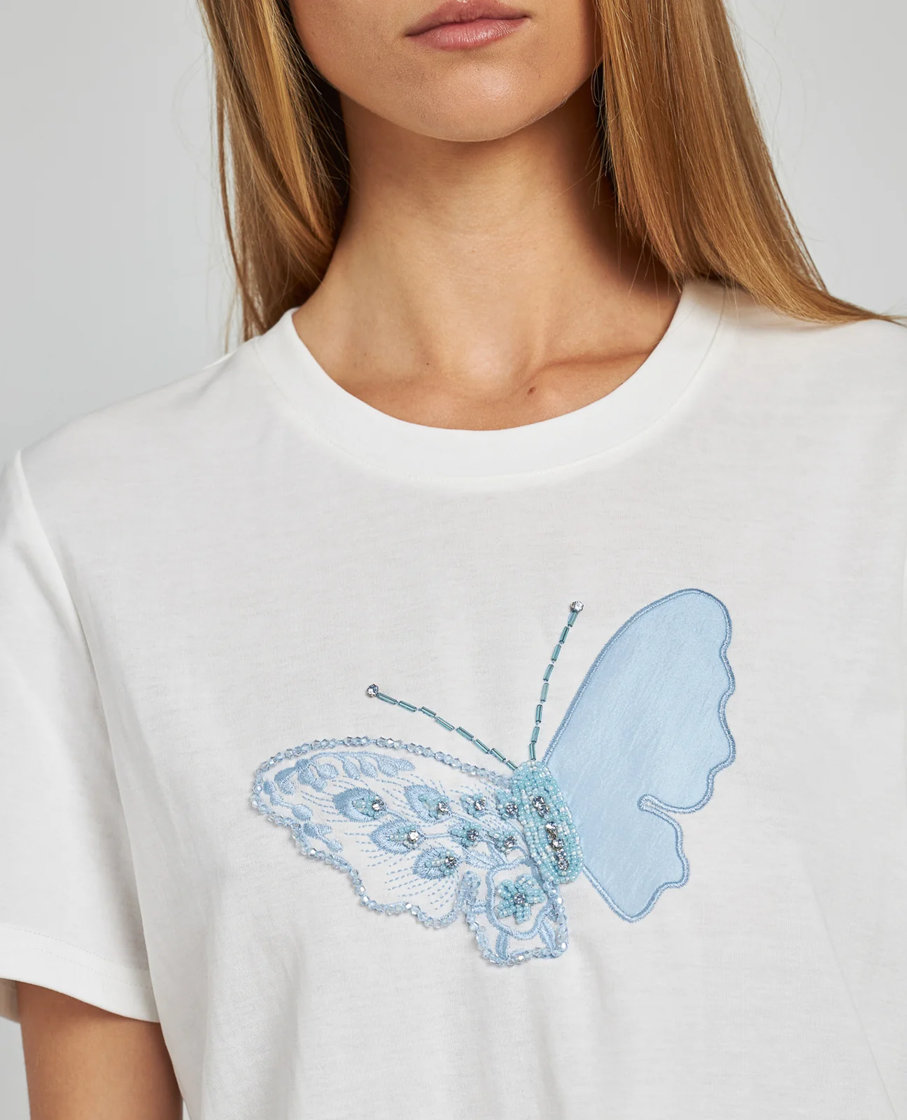 CAMISETA MARIPOSA BORDADA - Image 5