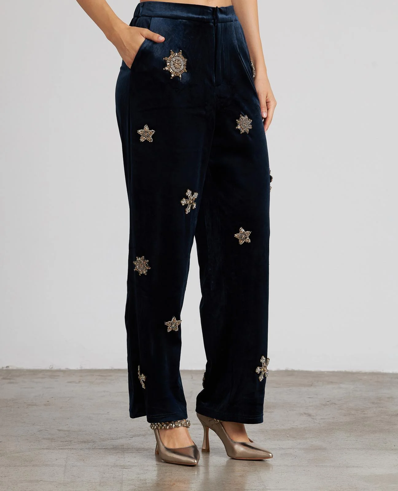PANTALÓN RECTO TERCIOPELO ABALORIOS - Image 4