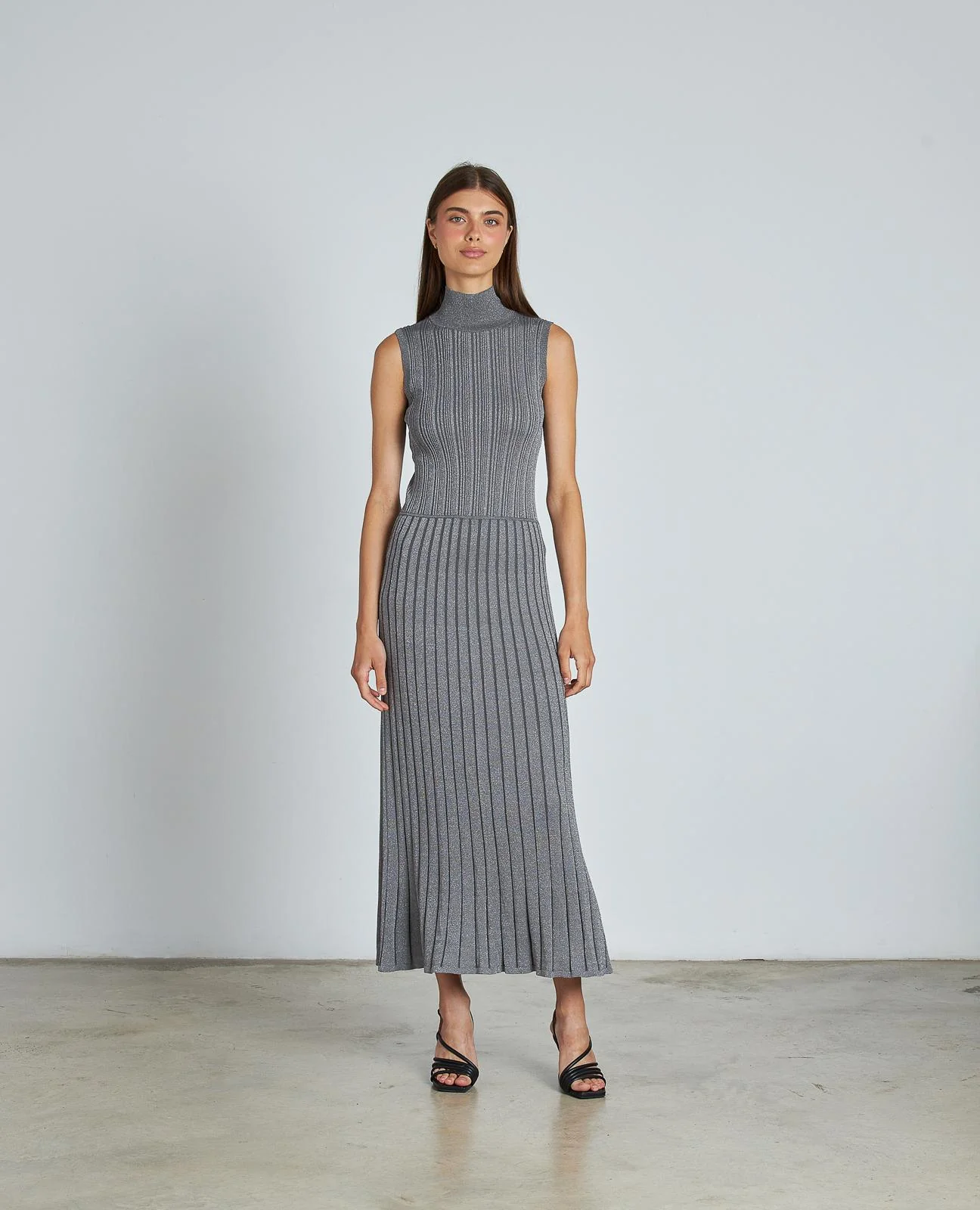 VESTIDO METALIZADO SIN MANGAS - Image 3